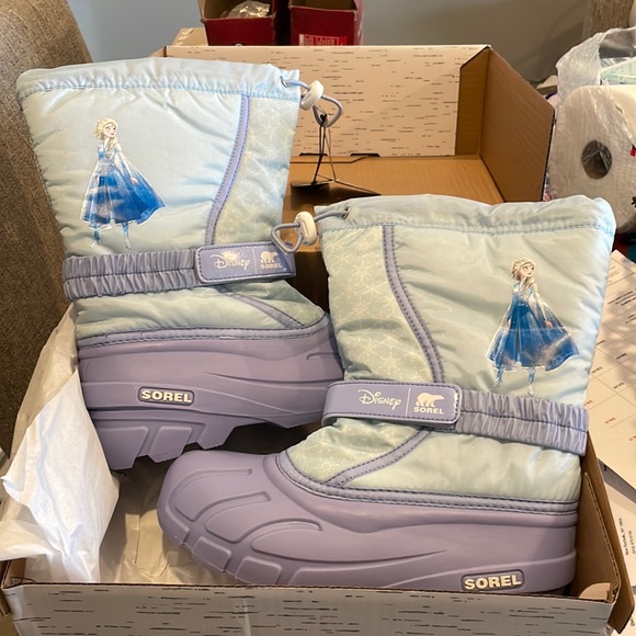 Sorel Other - NWT Disney X Sorel Youth Flurry Frozen
Elsa Boots Big Kids Youth Size 6
